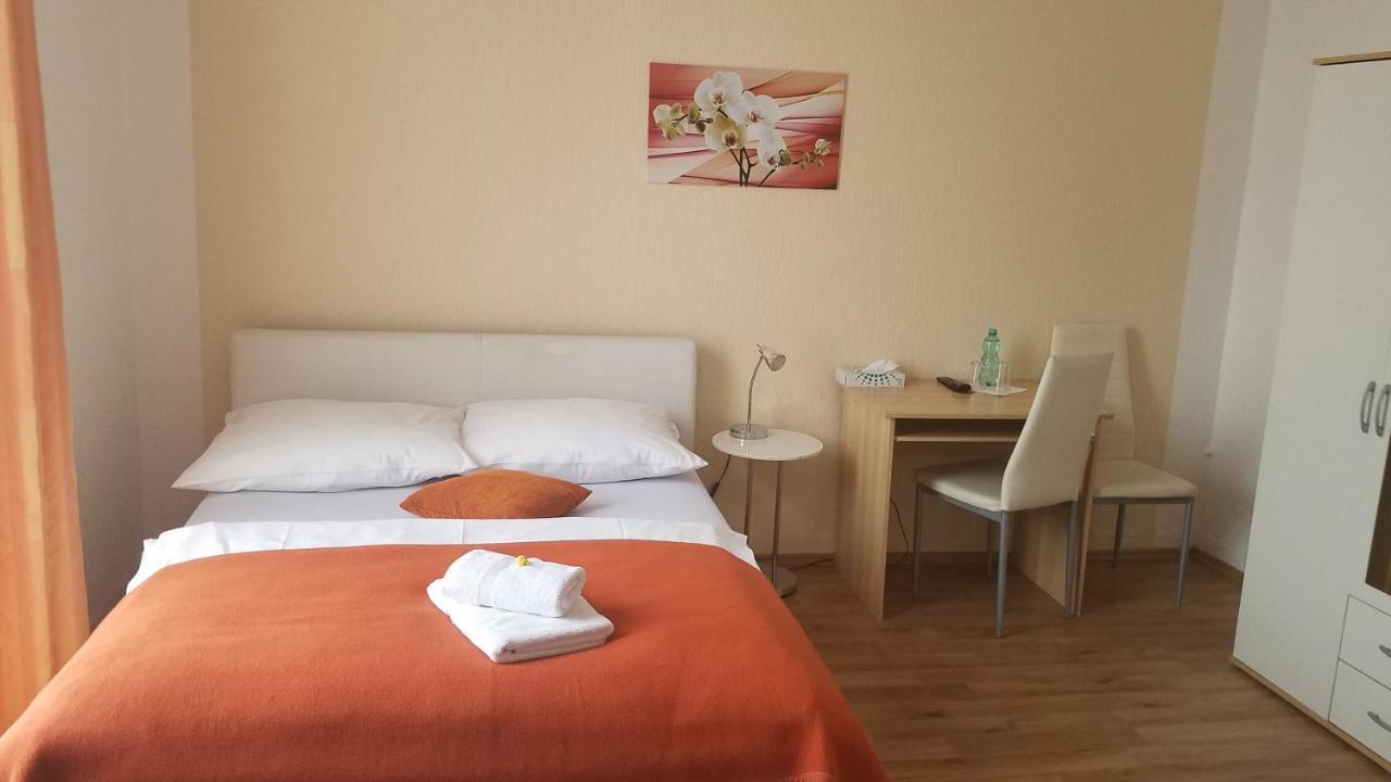 Hotel Monopol ฮิลเดน ภายนอก รูปภาพ