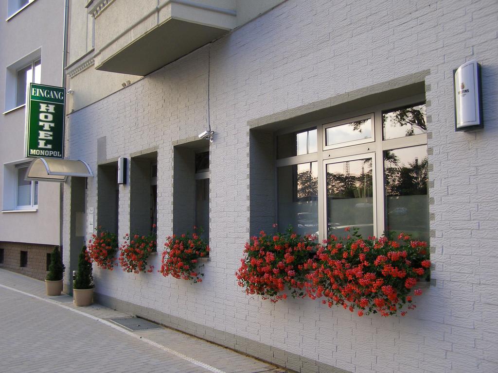 Hotel Monopol ฮิลเดน ภายนอก รูปภาพ